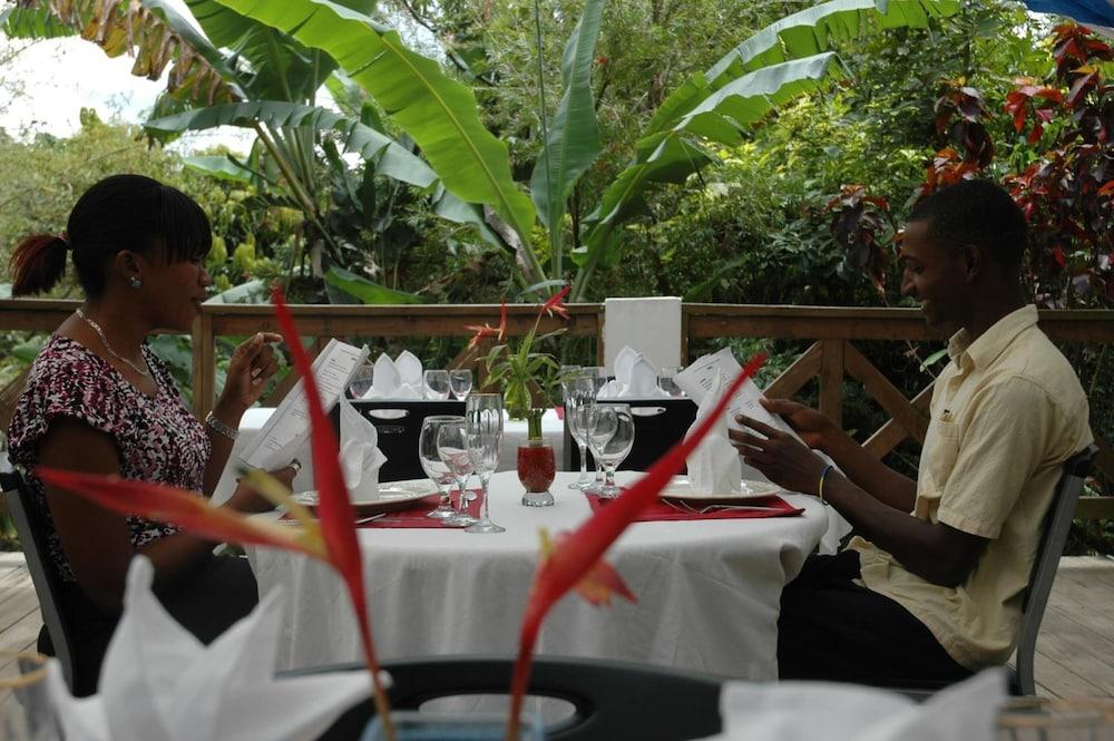Forres Park Hotel 킹스톤 외부 사진